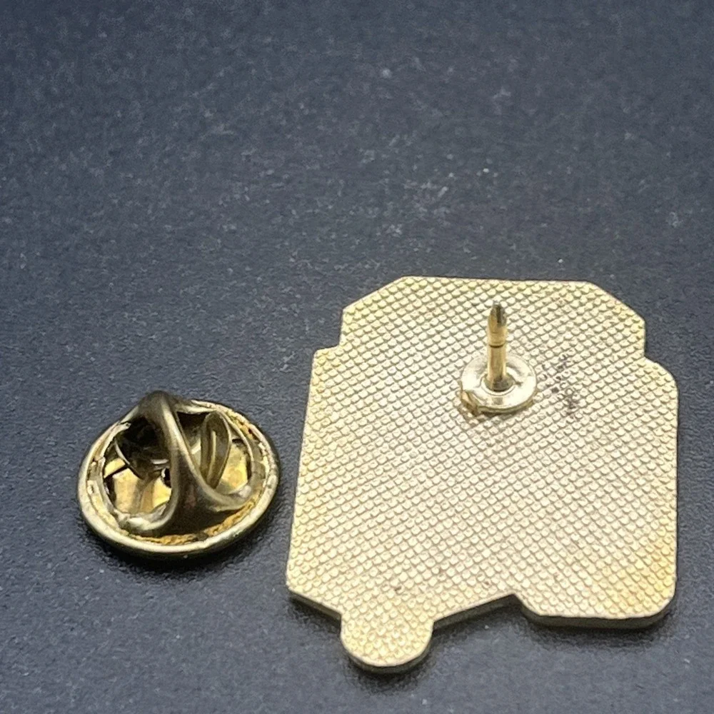 Vintage 1986 Hall Of Fame Game‎ NBA Basketball Lapel Hat Pin